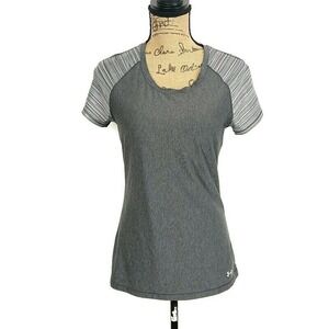 Under Armour HeatGear Gray Athletic Tee Fitted Workout Top Short Sleeve sz S